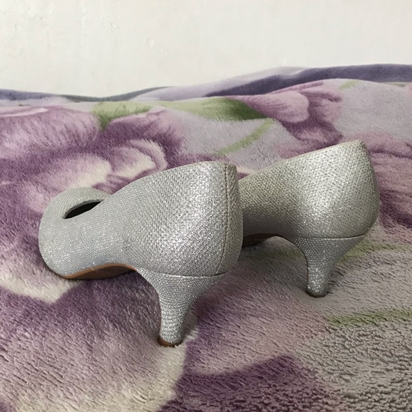 Dream Paris Round Toe Low Heel Pumps - Picture 9 of 12